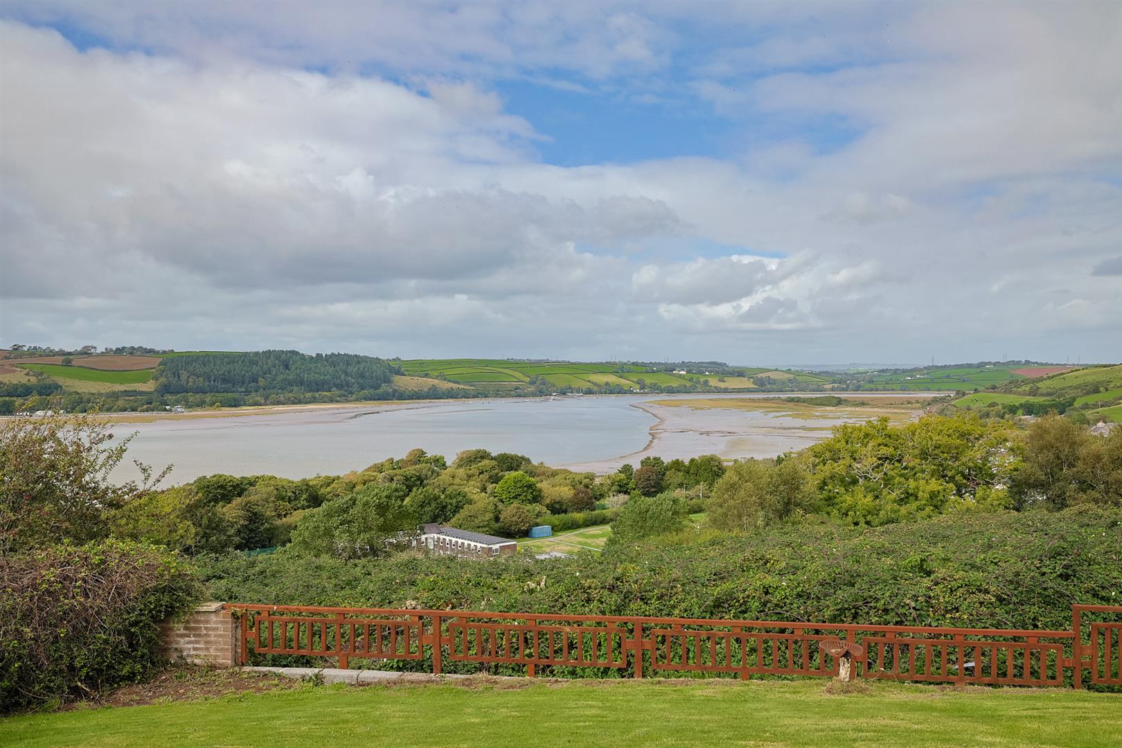 Aberfa, Ferryside, Carmarthenshire, SA17 5RS